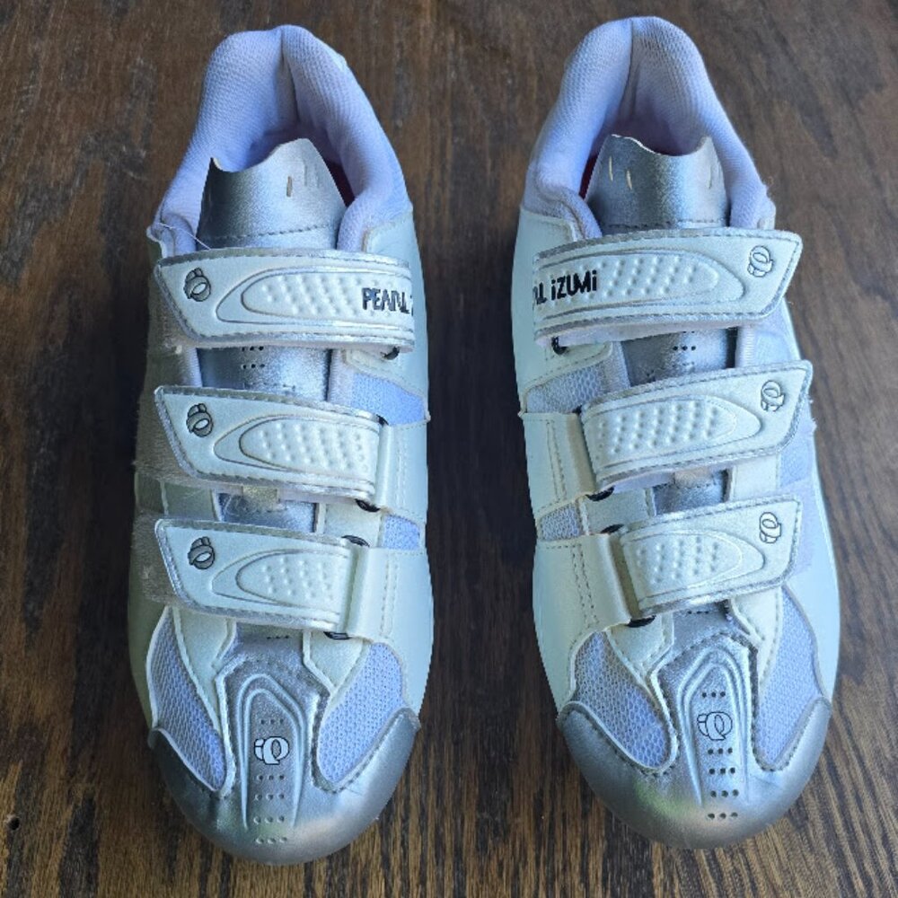 PEARL IZUMI Select Rd bicycle cleats white/silver size 42 European